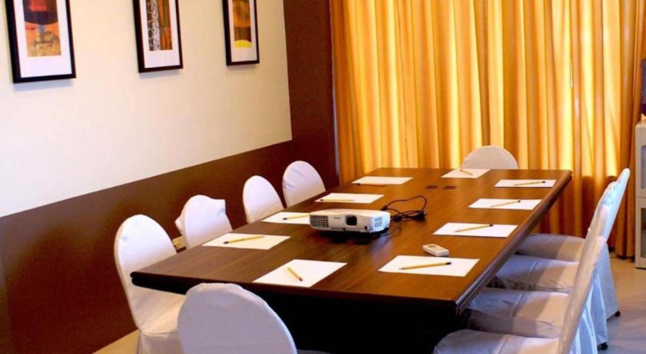 סבו Alpa City Suites Hotel מראה חיצוני תמונה